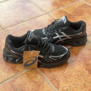 Size 8.5 Men’s And 10 Women’s Asics Gel Kayano 14 Black and Silver
